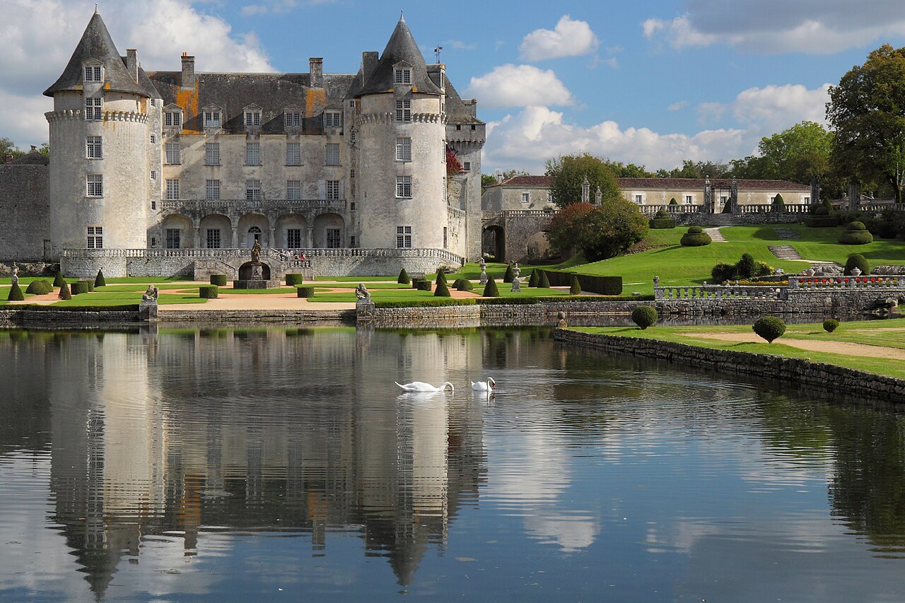 Château de la Roche Courbon we Francji