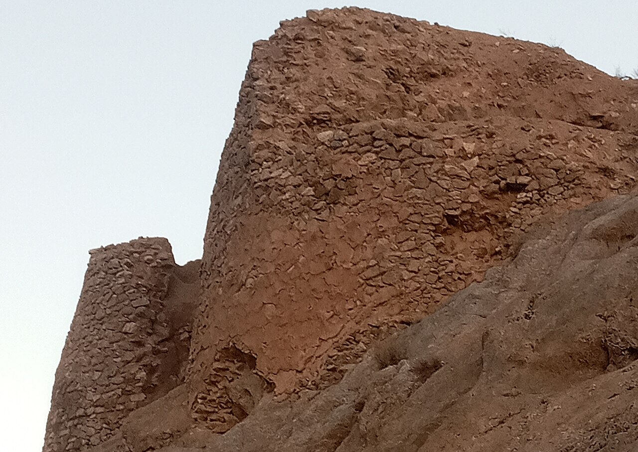 Qal'eh Dokhtar, Kuhsorkh в Ірані