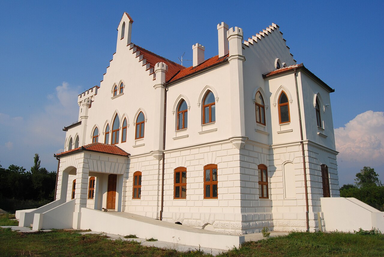 Château Kapetanovo en Serbie
