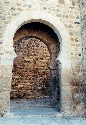 Puerta de Alcántara