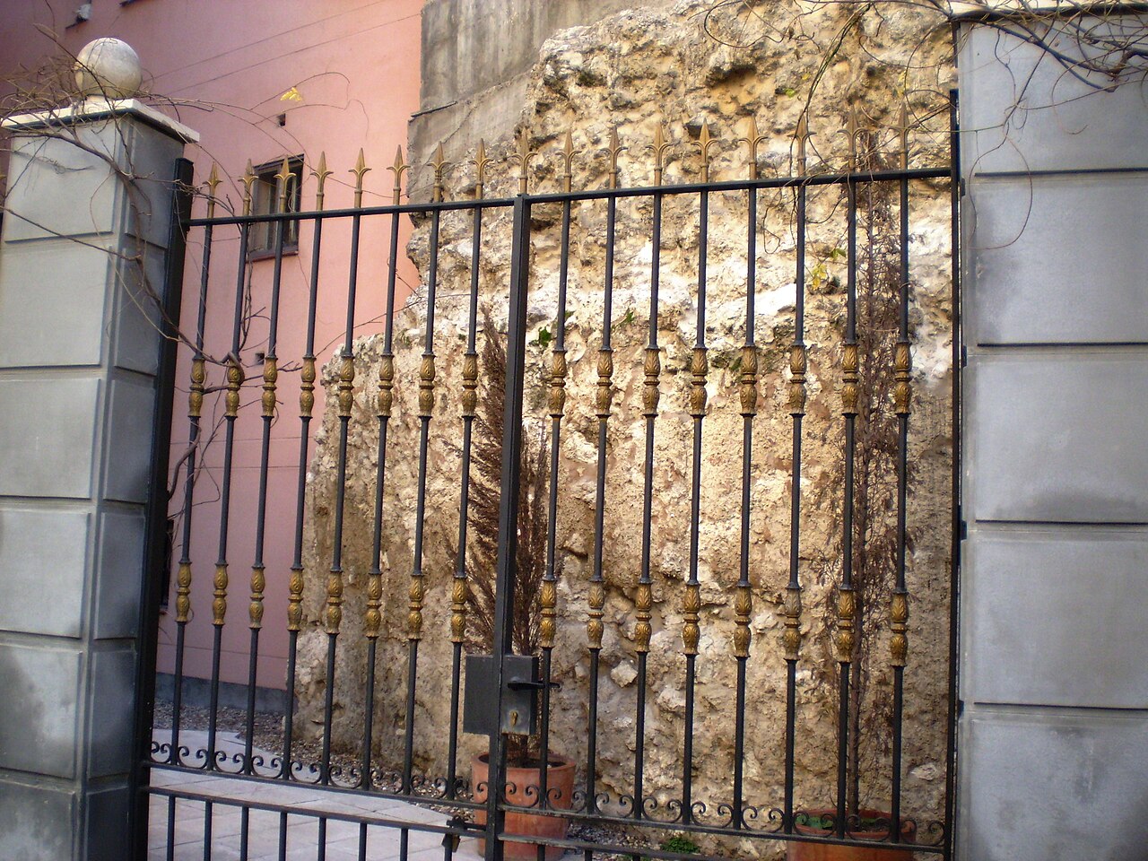 Christian Walls of Madrid в Іспанії