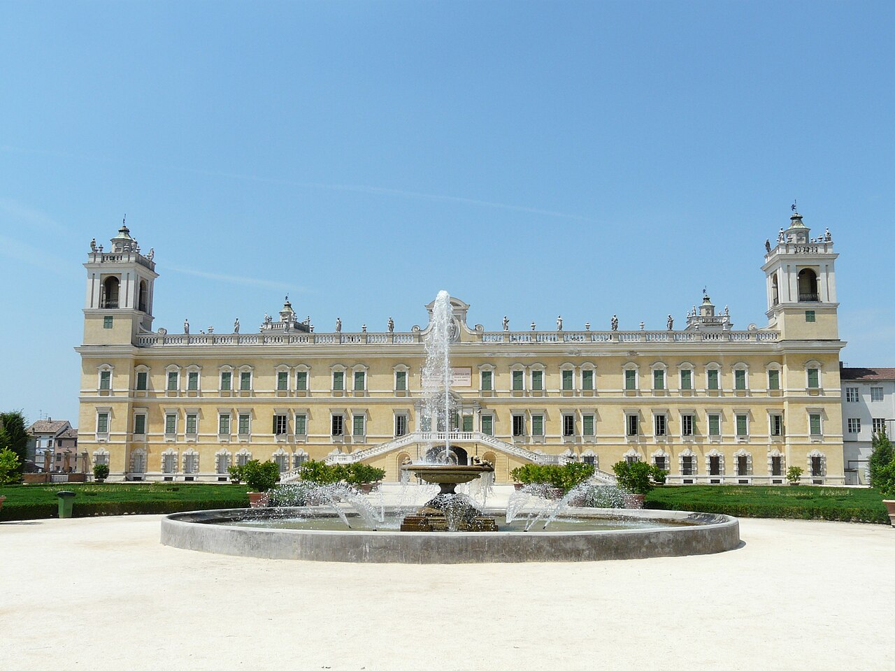 コロルノ公宮殿（イタリア）