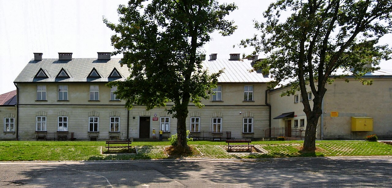 Budynek grodu starościńskiego w Bieczu у Польщі