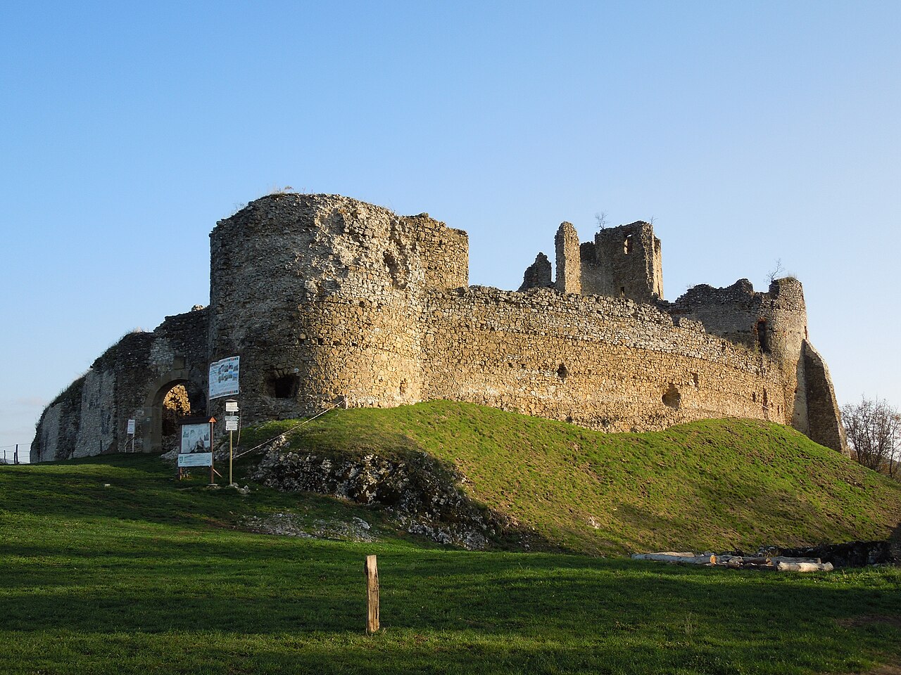 Jasenov Castle（スロバキア）