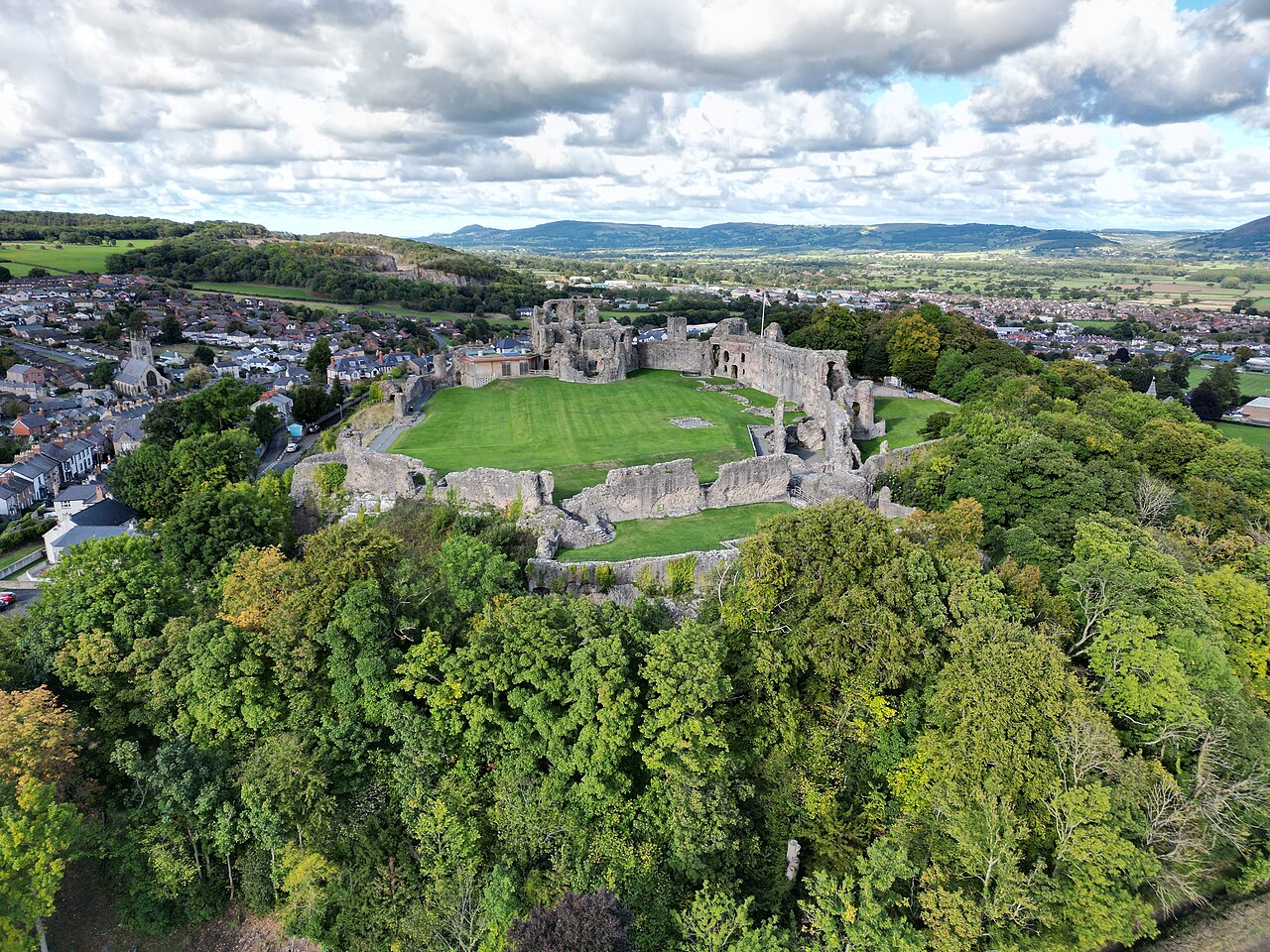 Denbigh Castle（ウェールズ）